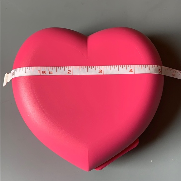 Tupperware Hinged Pink Heart Container 💓 - Picture 6 of 6